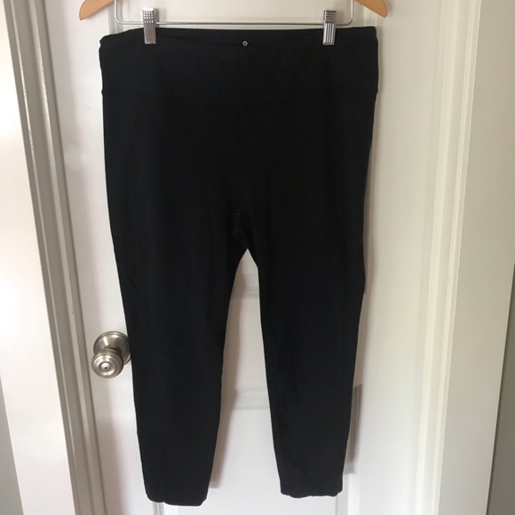 Athleta Pants - Athleta crop leggings size XL